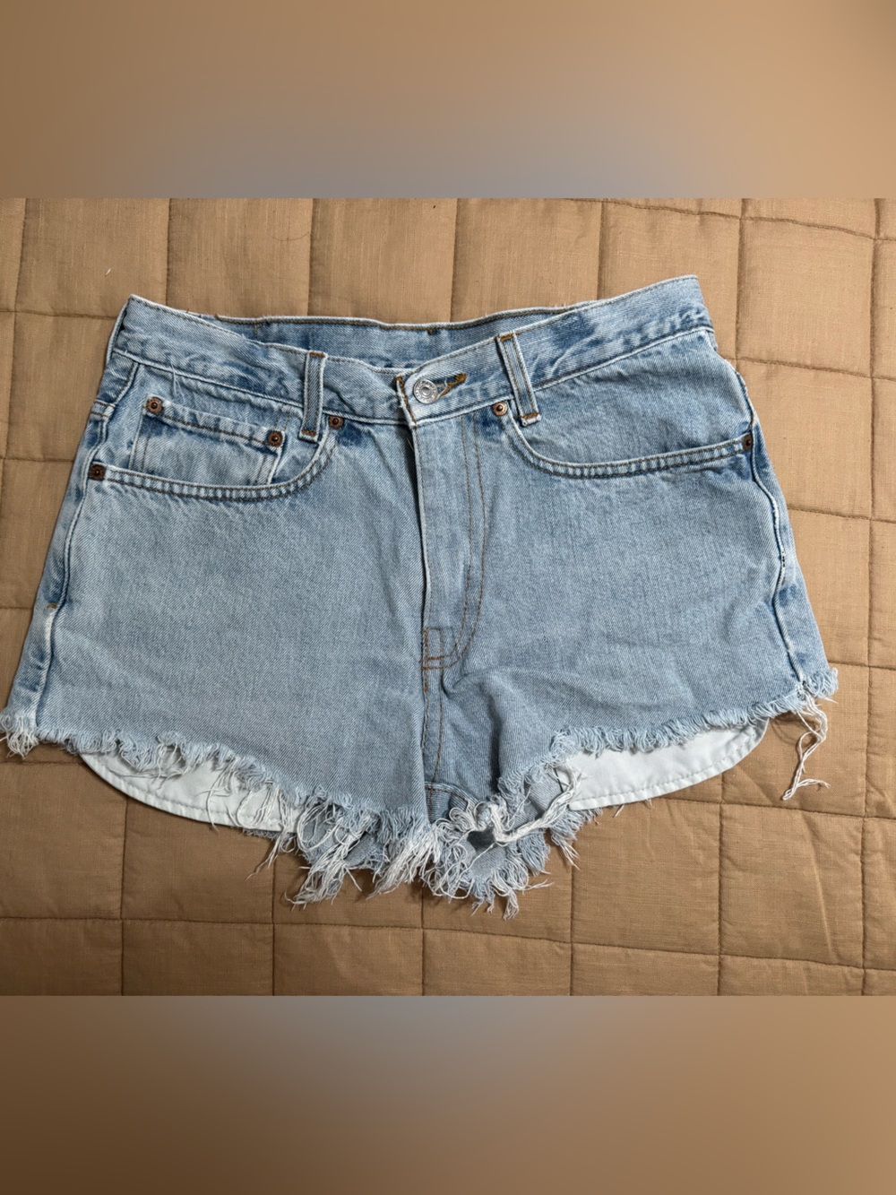 Levi’s 560 Vintage Light Wash Cutoff Denim Shorts Size 28